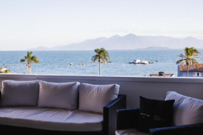 Casa com piscina e vista panorâmica para o mar